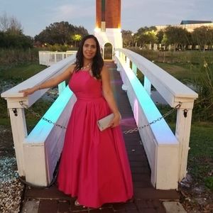 Meet your Posher, Damaris